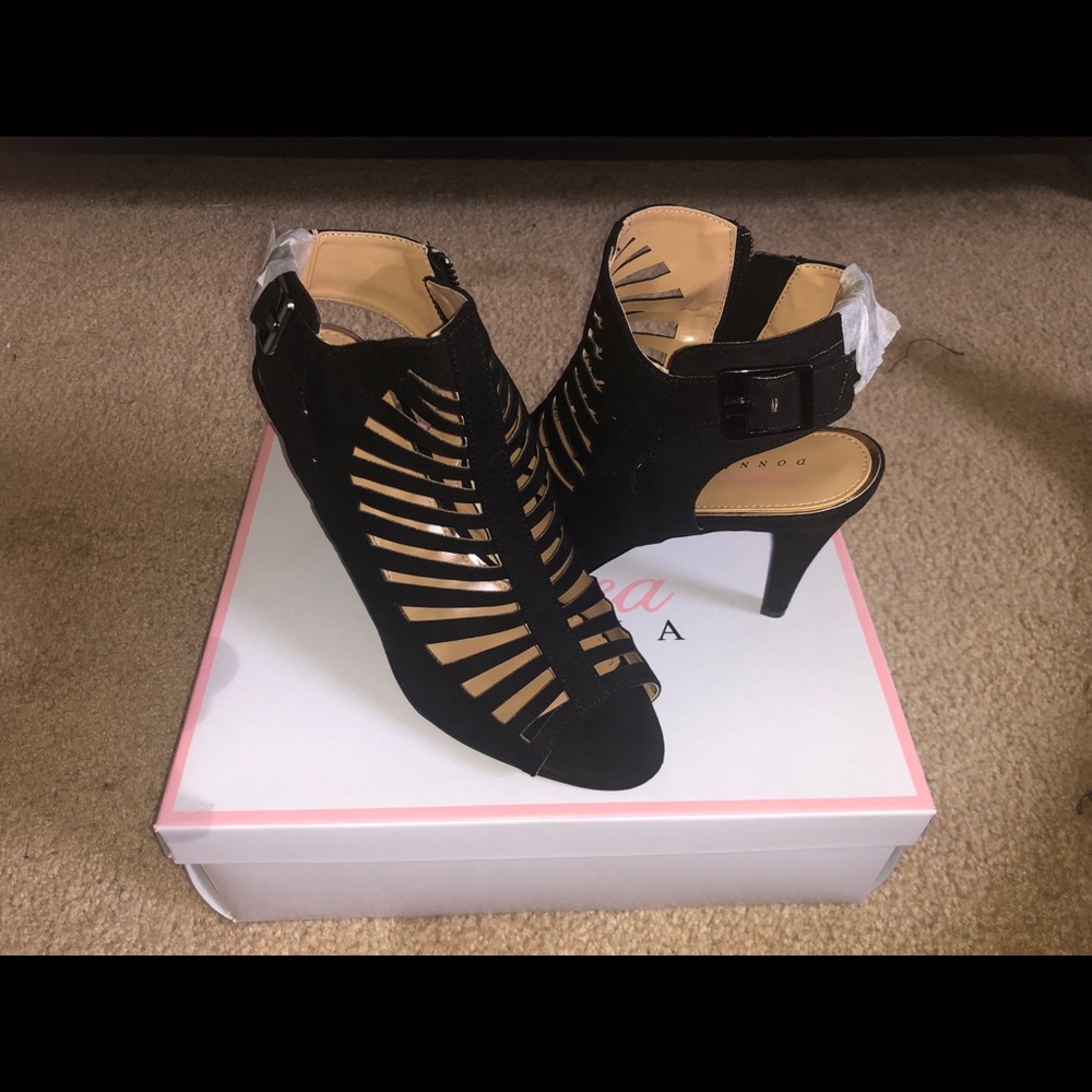 Linea Donna Black Heels